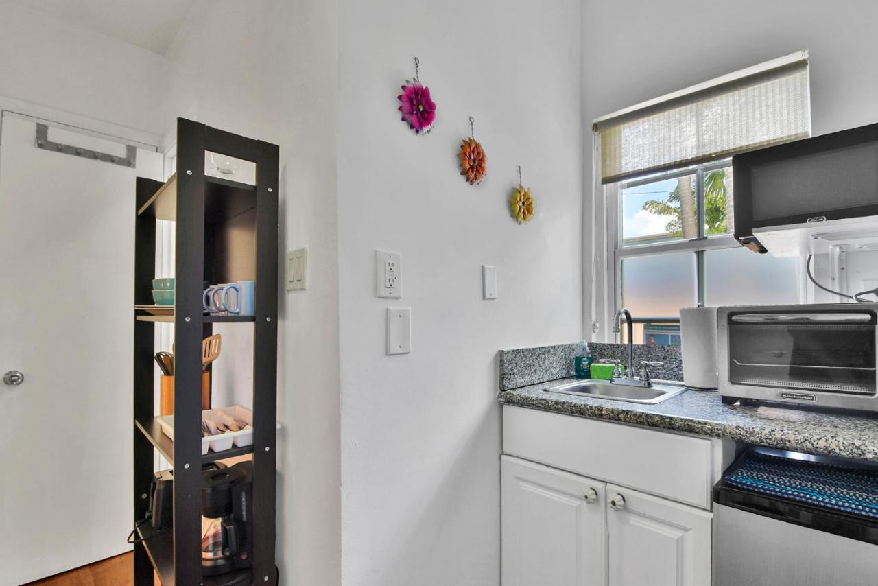Sunflower Boutique Hotel Apartments 마이애미 비치 외부 사진