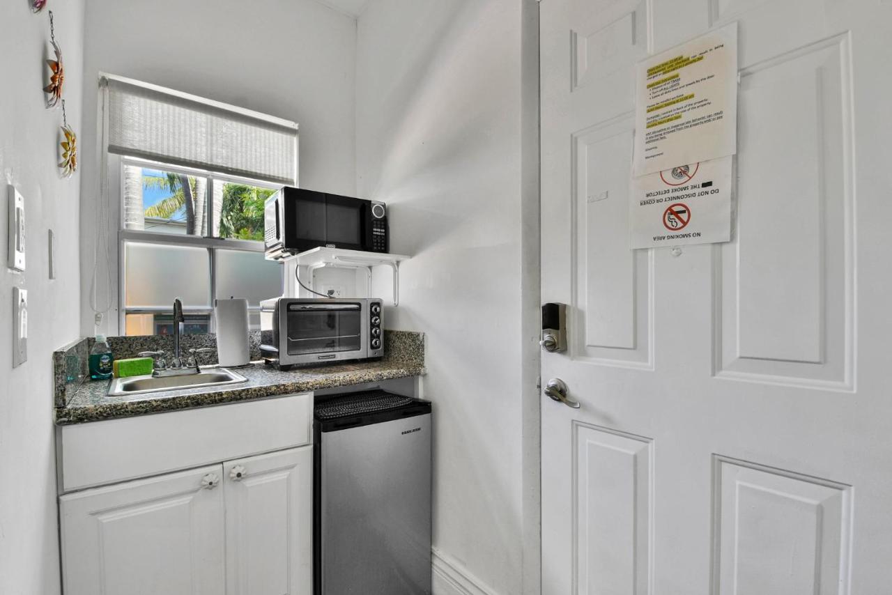 Sunflower Boutique Hotel Apartments 마이애미 비치 외부 사진